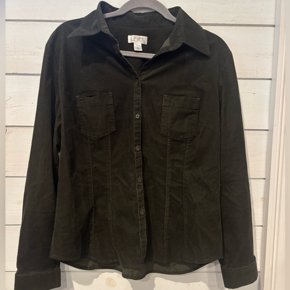 LOFT Dark Olive Soft Corduroy Shirts
Button-Up Blouse. Size 14